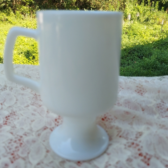 Vintage LINDA Name Mug Walt Disney World Souvenir Milk Glass Footed Mug - Picture 3 of 9